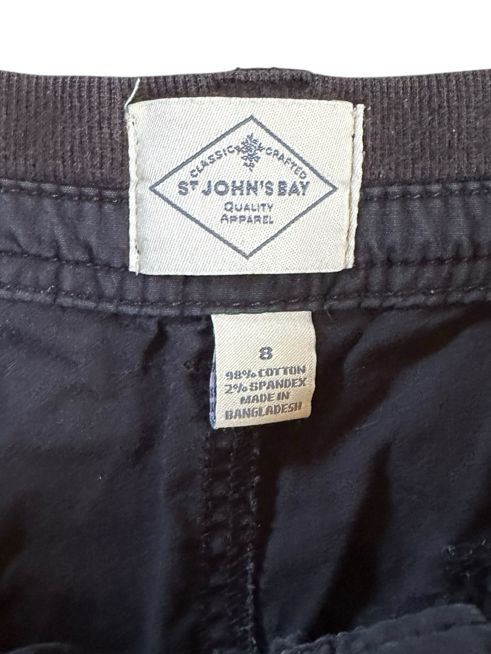 ST. JOHN’S BAY black stretch cargo bermuda shorts size 8 - Picture 4 of 5